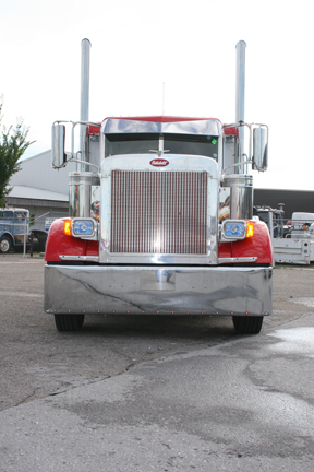 peterbilt 389 bowtie visor